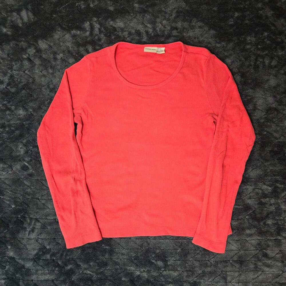 Vintage Newport News Women’s Red Ribbed Long Sleeve Shirt - Size M